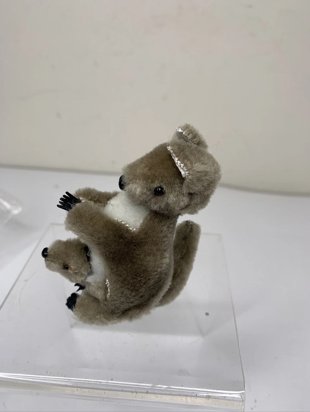 🦘Kangaroo Pencil Toppers Clip On Huggers Plush Toy Vintage 1980's grey🦘